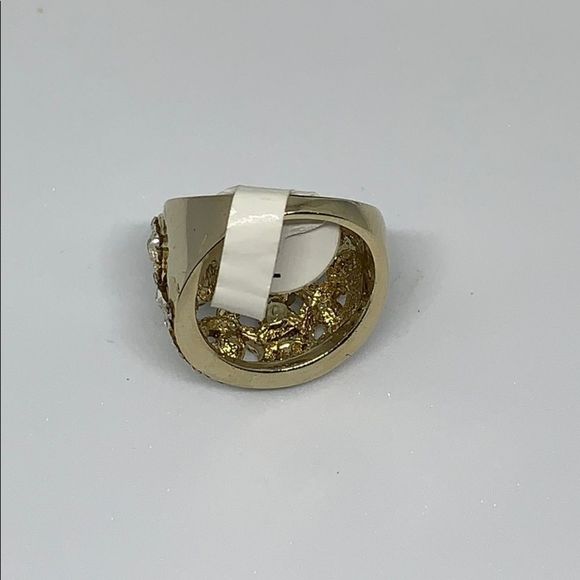 Gold statement ring - Picture 7 of 8